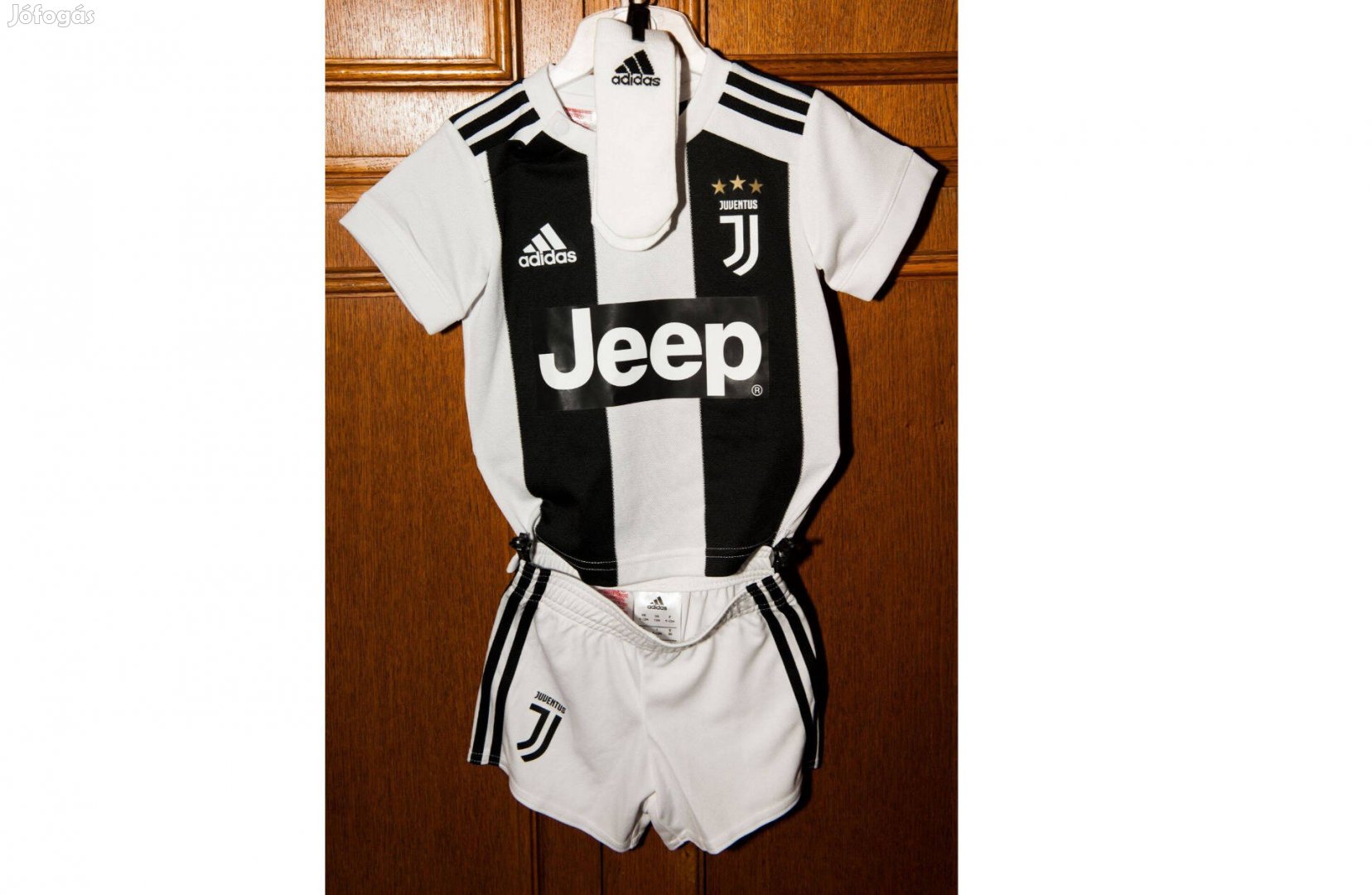 Juventus eredeti adidas fekete fehér baby szett (80, 86)