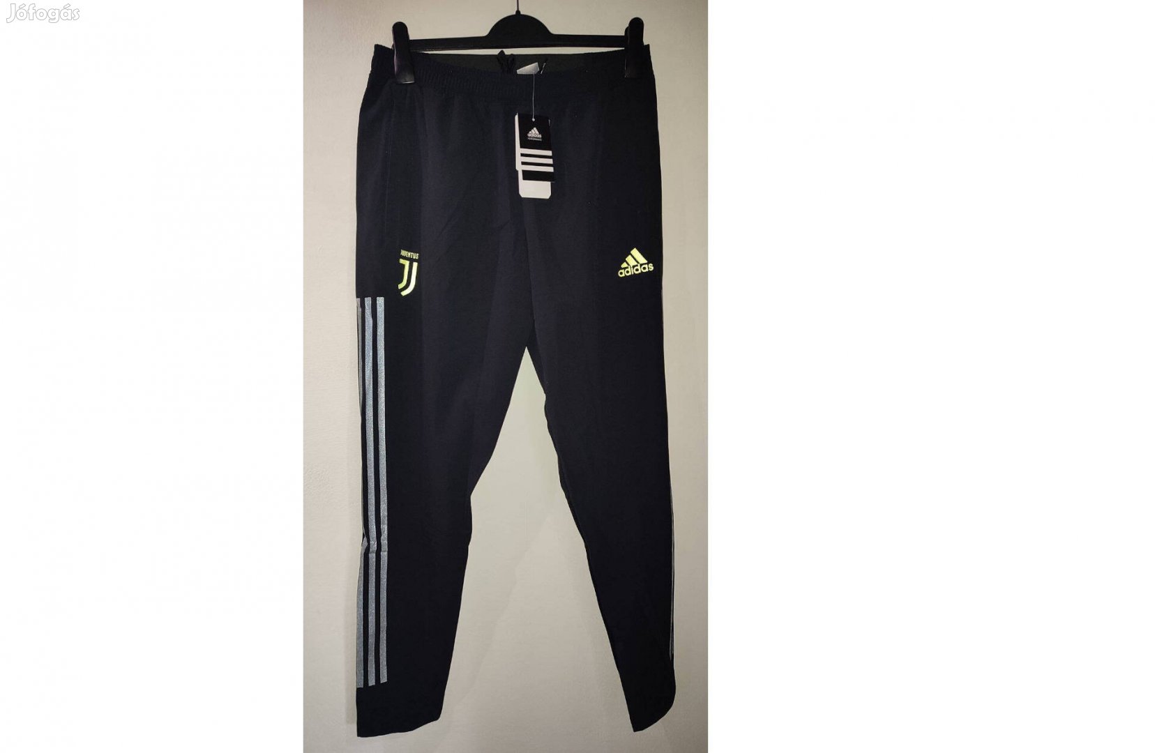 Juventus eredeti adidas fekete hosszú nadrág (M-es)