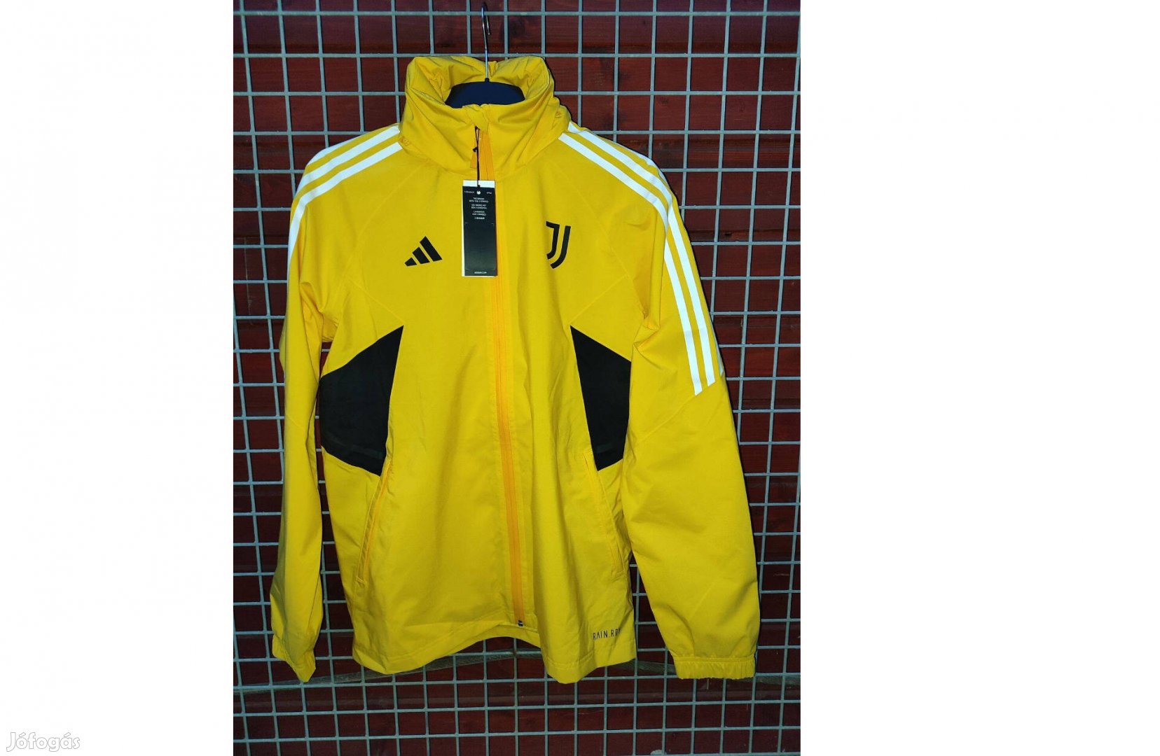 Juventus eredeti adidas sárga fekete kapucnis dzseki