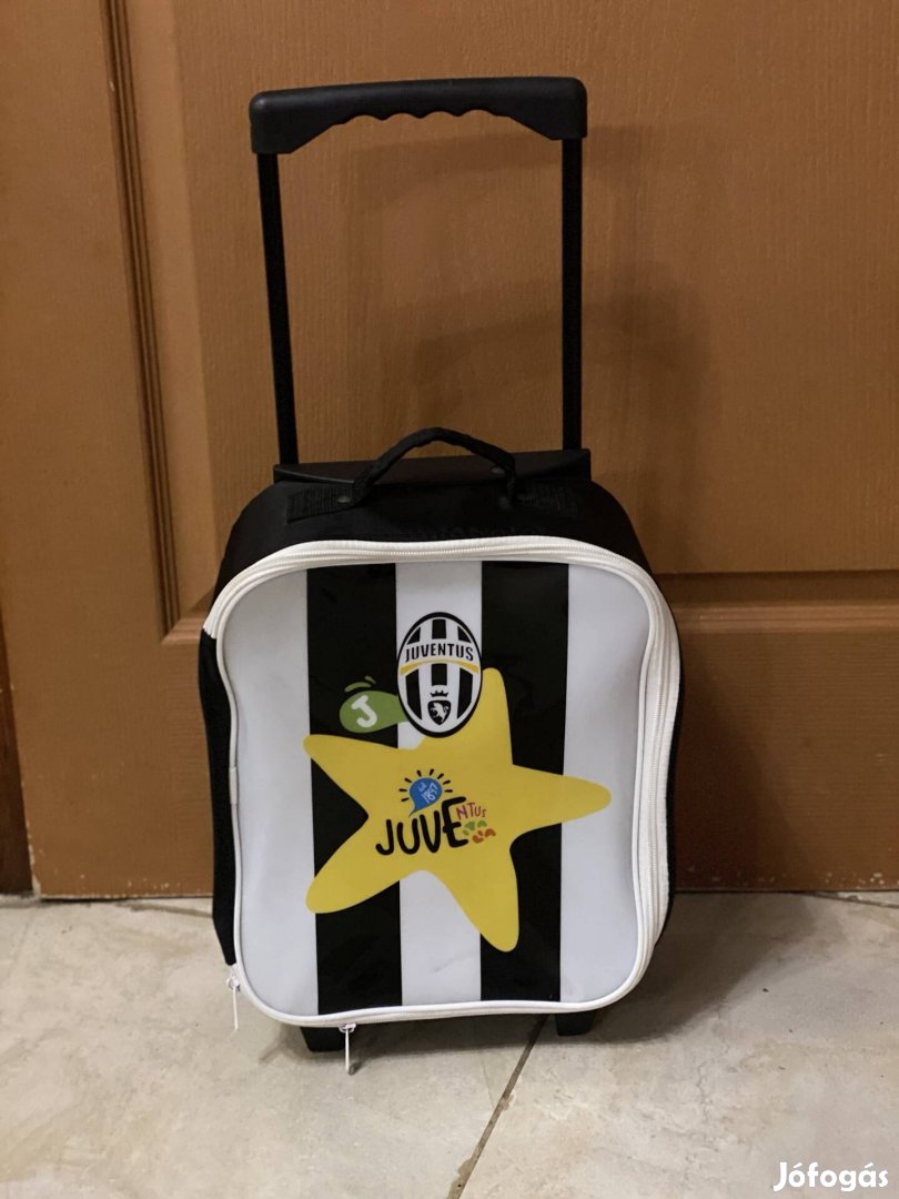 Juventus gurulós kisbőrönd