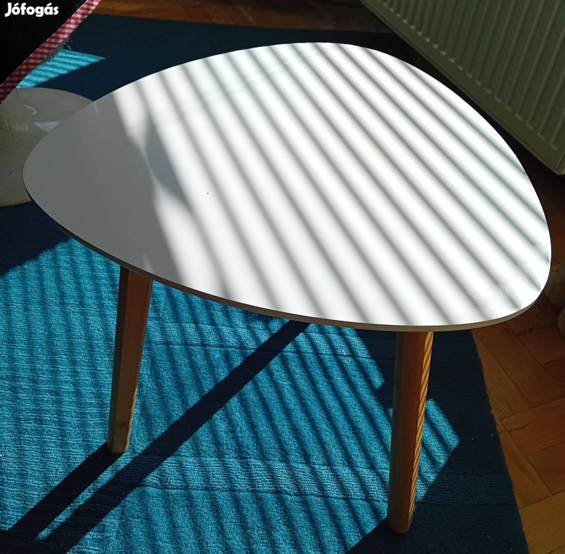 Jysk Taps kisasztal eladó szép állapotban, 4999 Ft 34-al