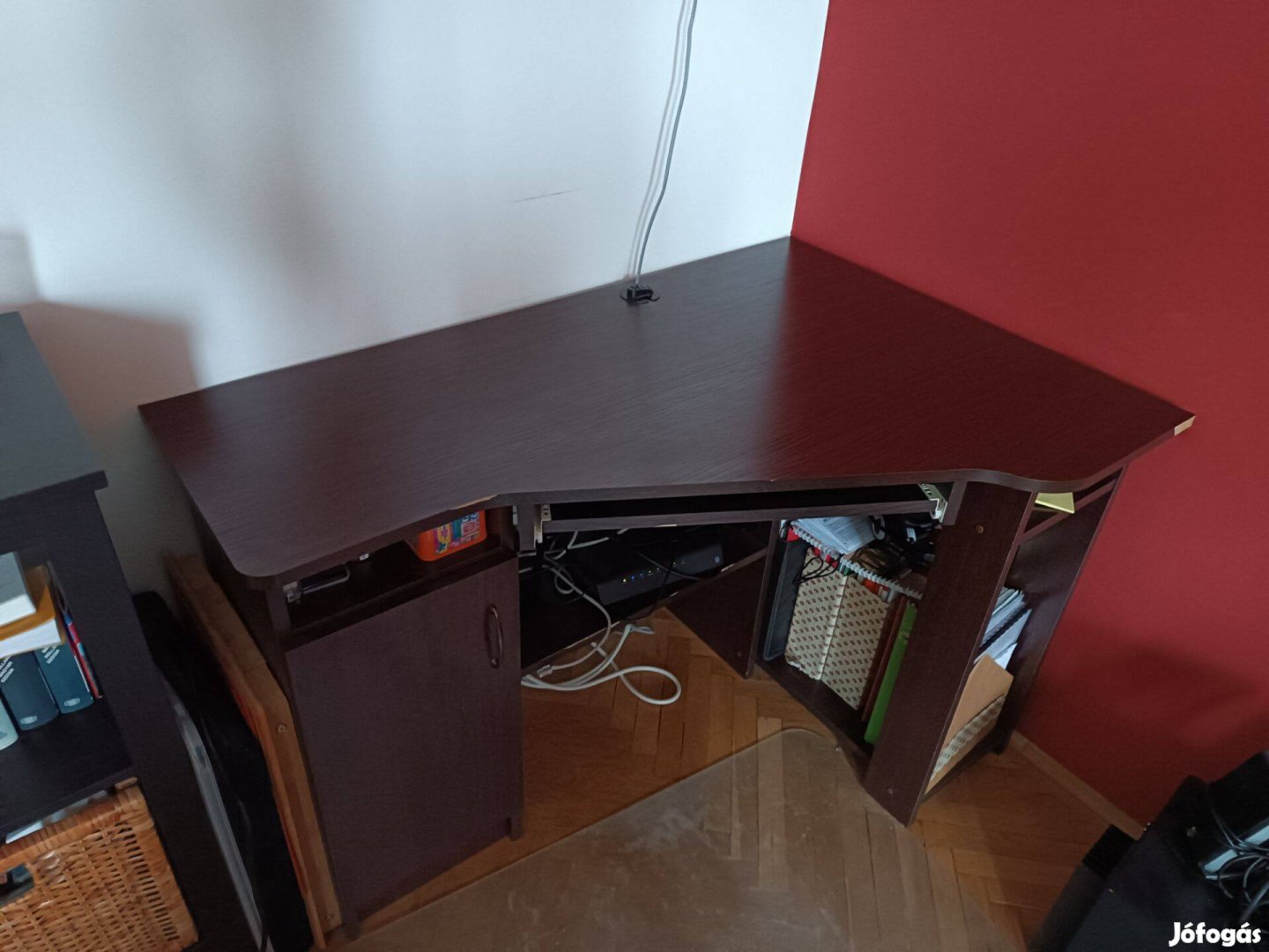 Jysk-ben vásárolt használt íróasztal