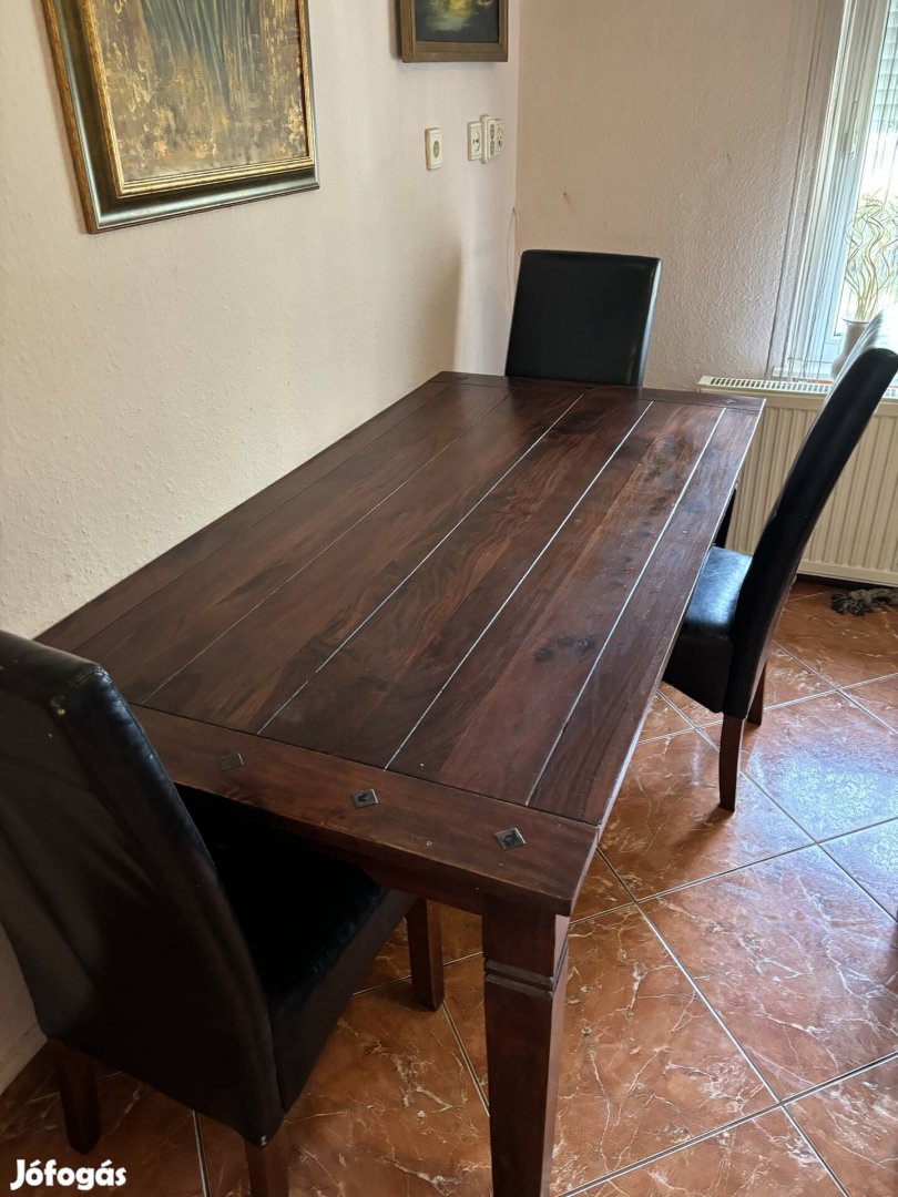 Jysk nagy tömörfa asztal