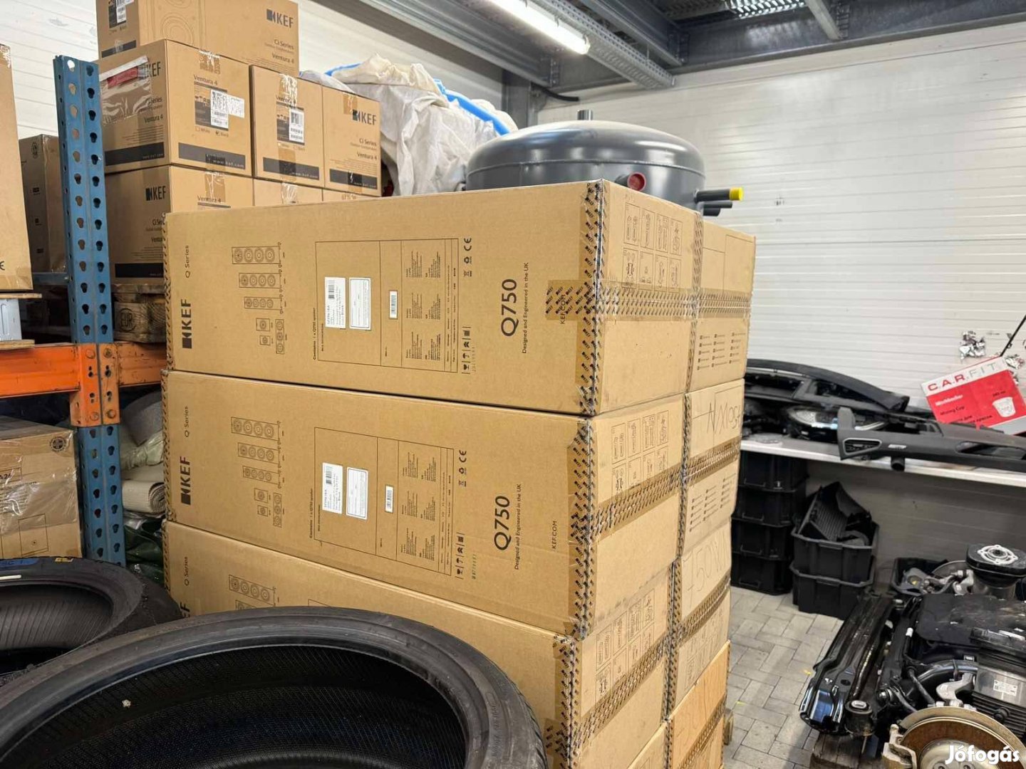 KEF Q750 hangfalpár eladó dió és fekete színben! Vadi új, bontatlan!
