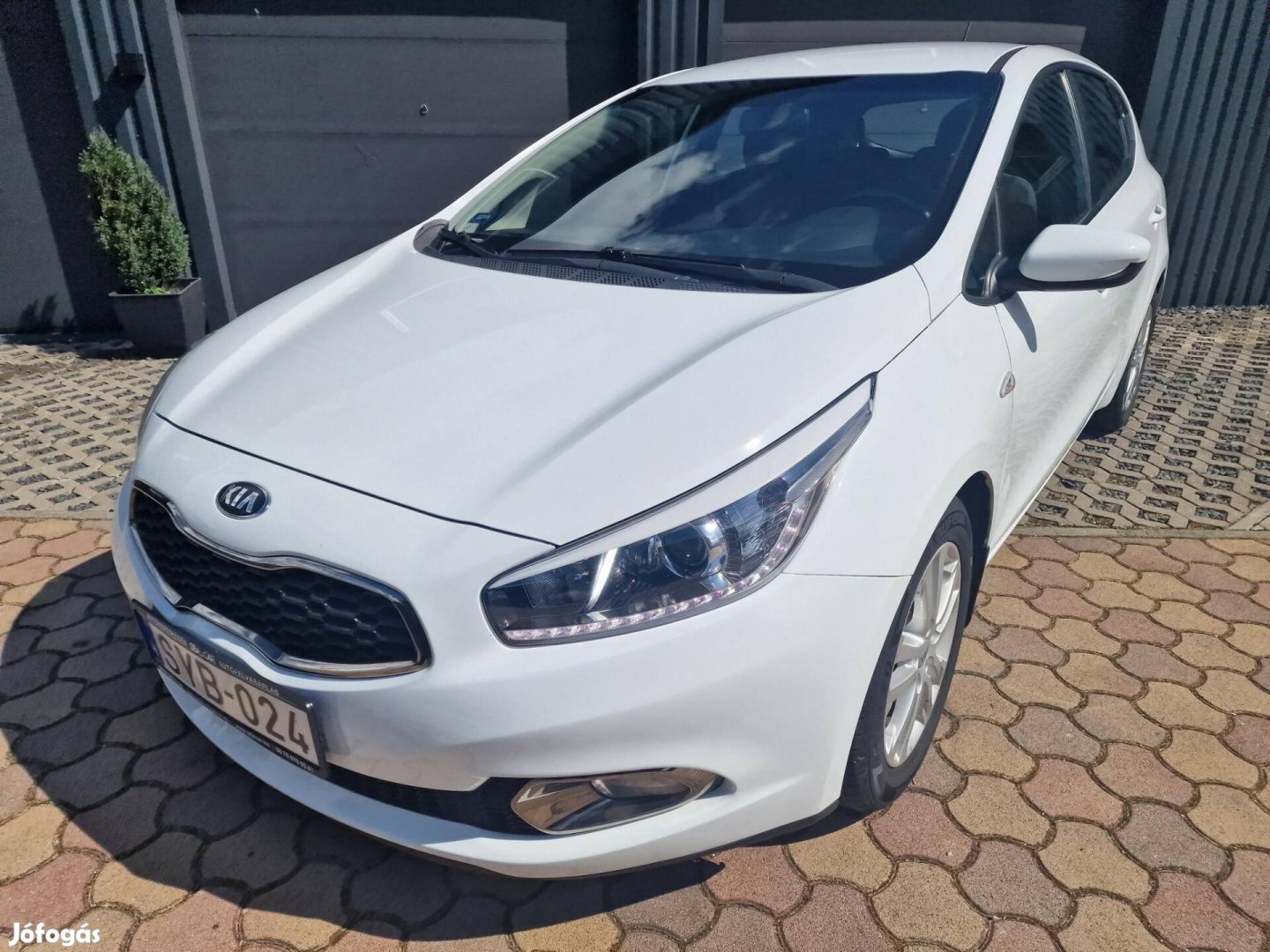 KIA CEE'D 1.4 Cvvt LX Base Téli- Nyári Gumi GAR...