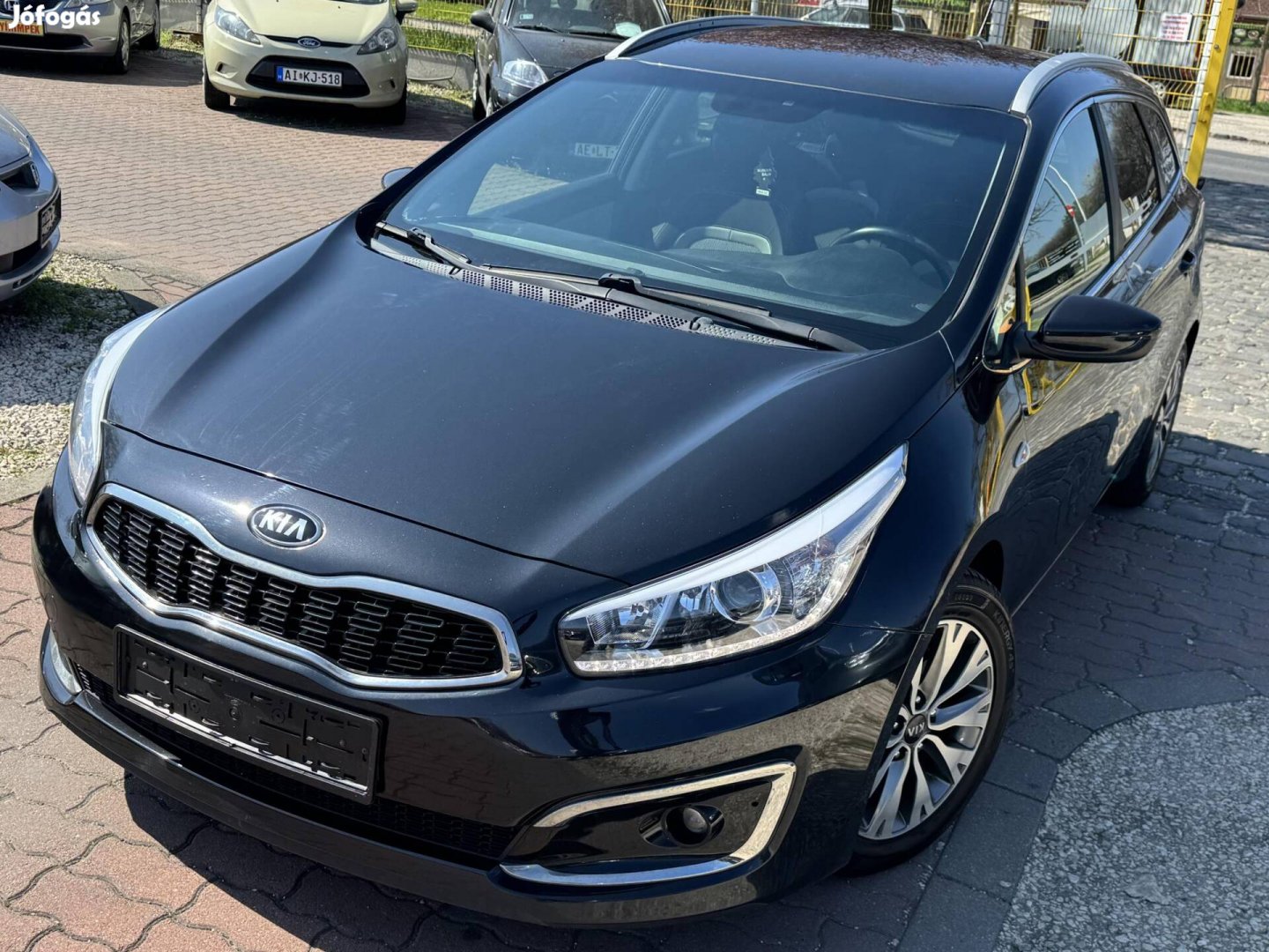 KIA CEE'D 1.6 GDI Platinum Vezetett Szervízköny...