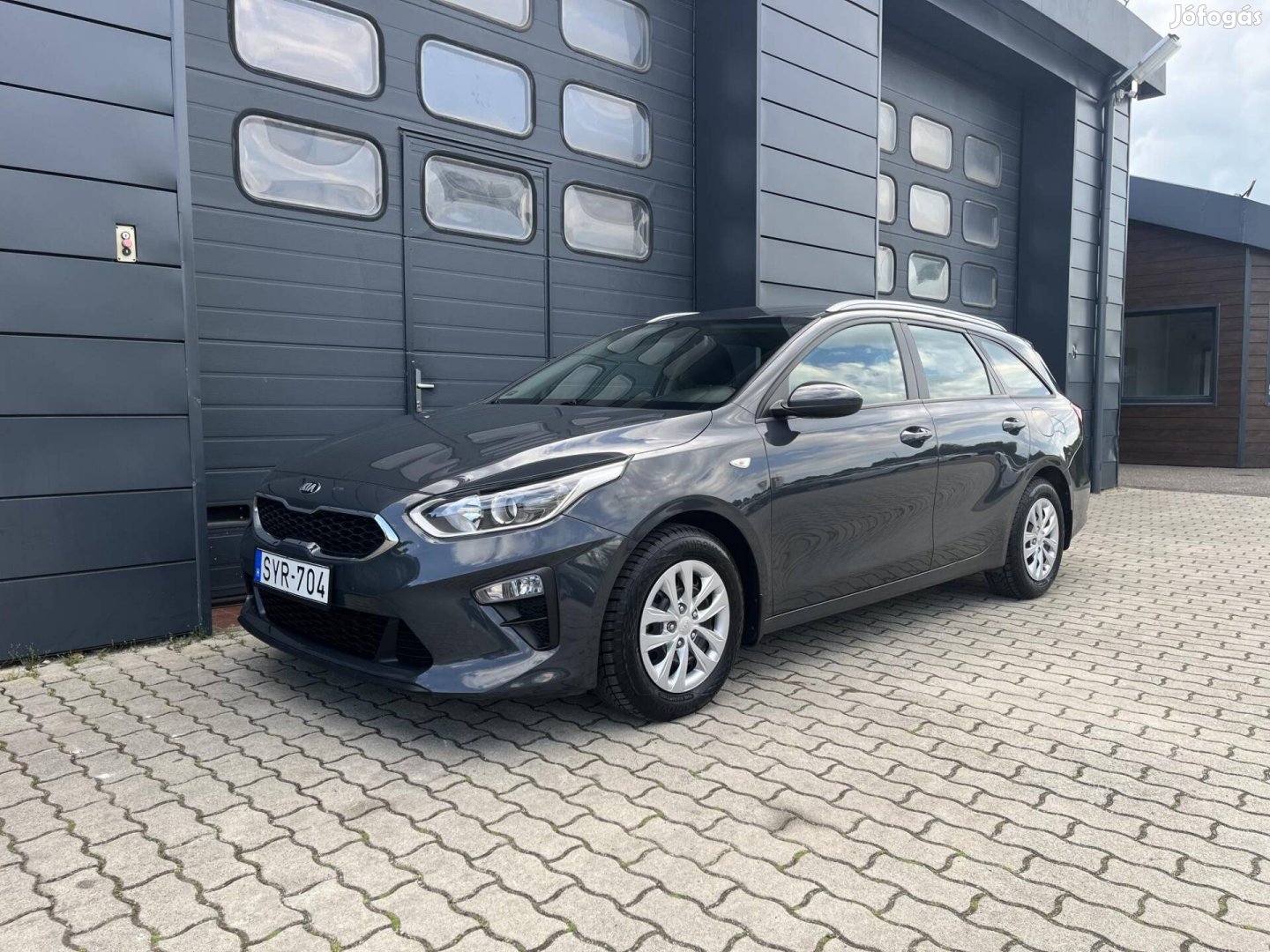 KIA CEE'D Ceed SW 1.6 CRDi HP Hybrid Silver SZE...