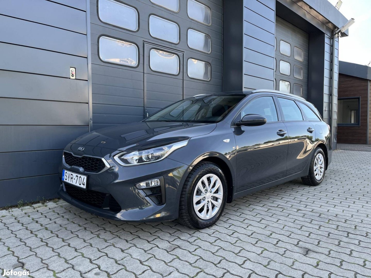 KIA CEE'D Ceed SW 1.6 CRDi HP Hybrid Silver SZE...