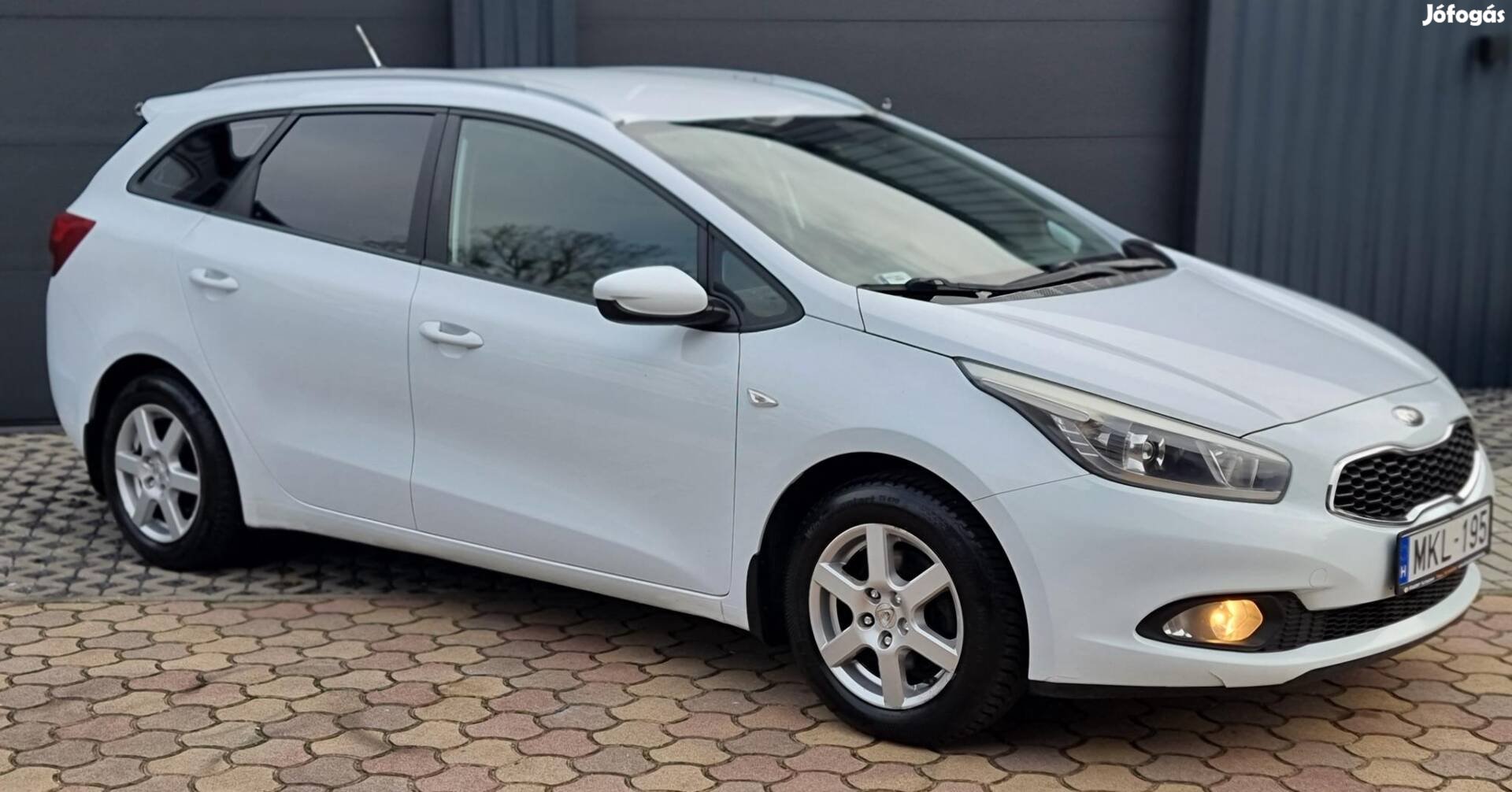 KIA CEE'D SW 1.4 CRDI LX Magyarországi. Szerviz...