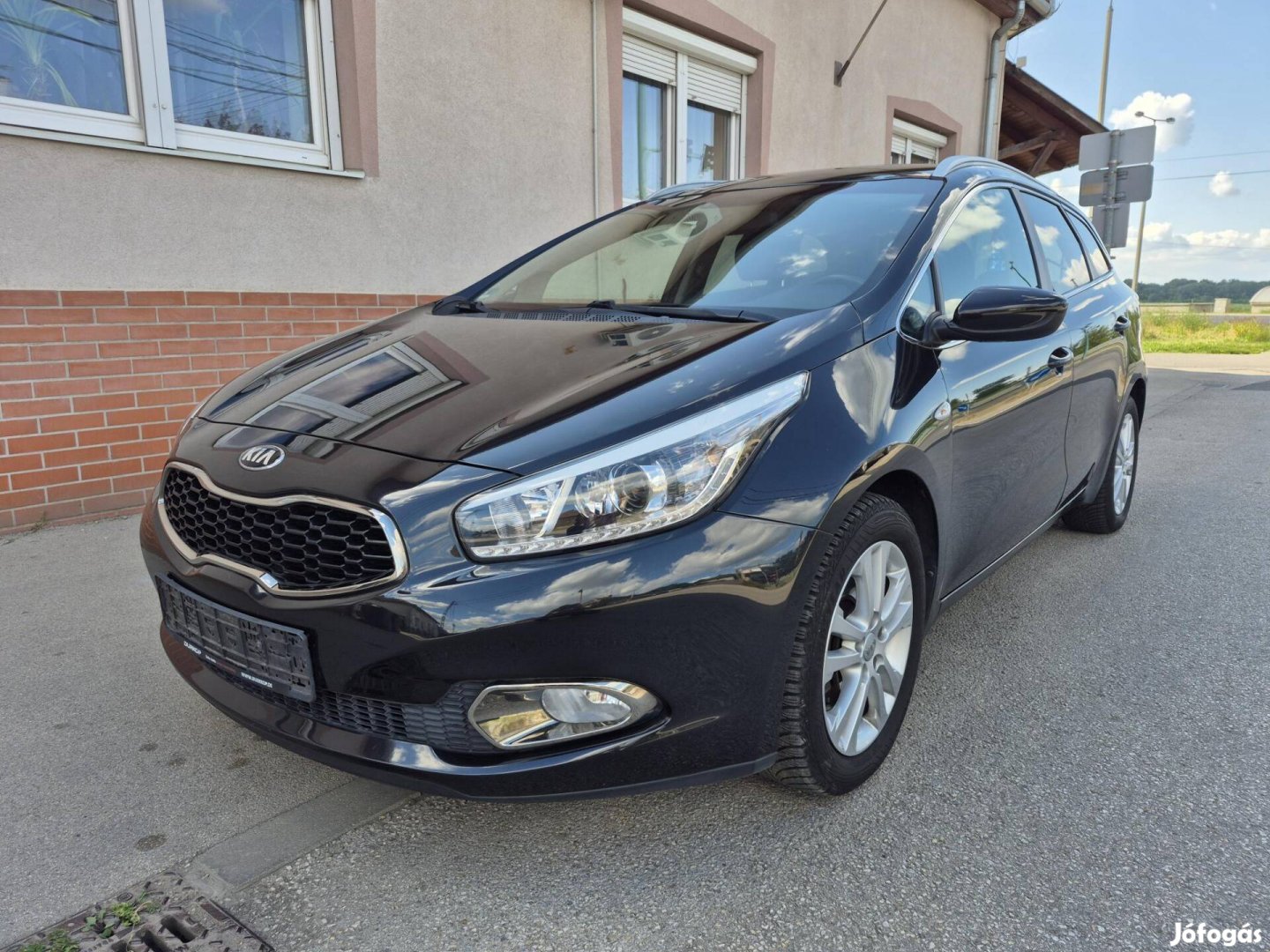 KIA CEE'D SW 1.4 Cvvt FIFA Limited Friss műszak...
