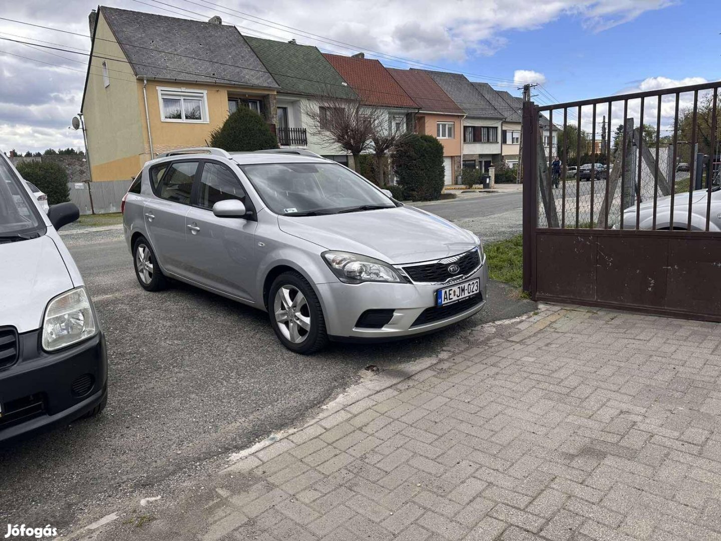KIA CEE'D SW 1.4 EX nagyon kevés km