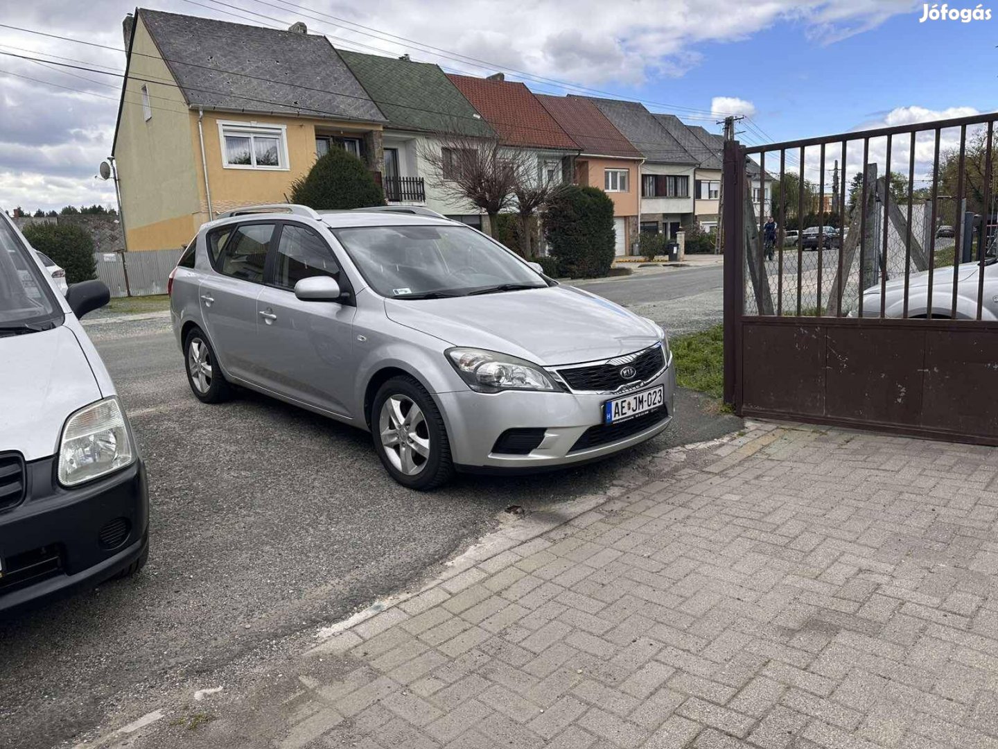 KIA CEE'D SW 1.4 EX nagyon kevés km