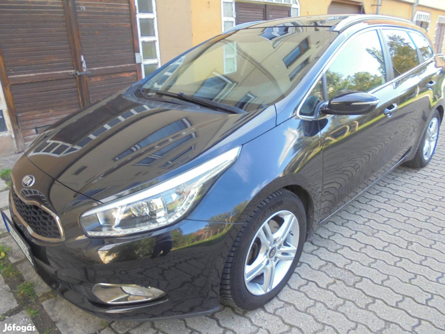 KIA CEE'D SW 1.6 GDI EX Prémium Szervizkönyves....