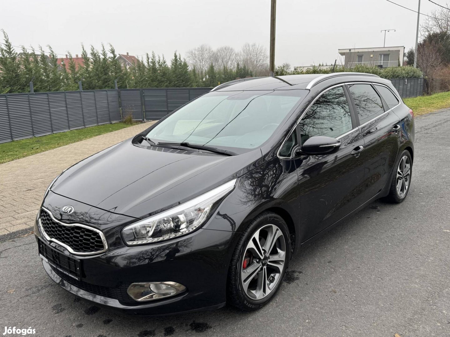 KIA CEE'D SW 1.6 GDI Limitált Prémium 3 Év Gara...