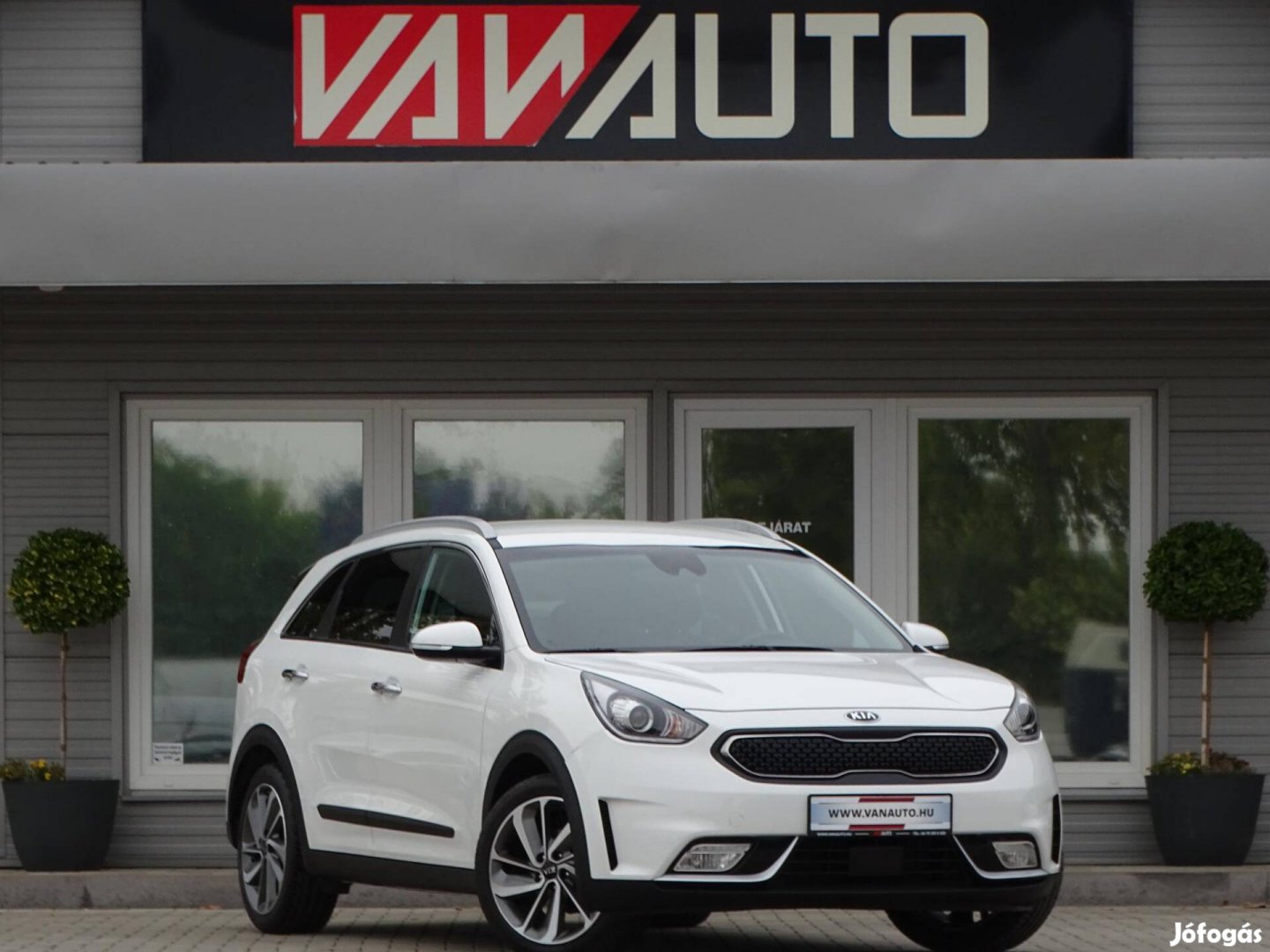 KIA Niro HEV 1.6 GDI LX DCT 81eKM-Kamera-Navigá...