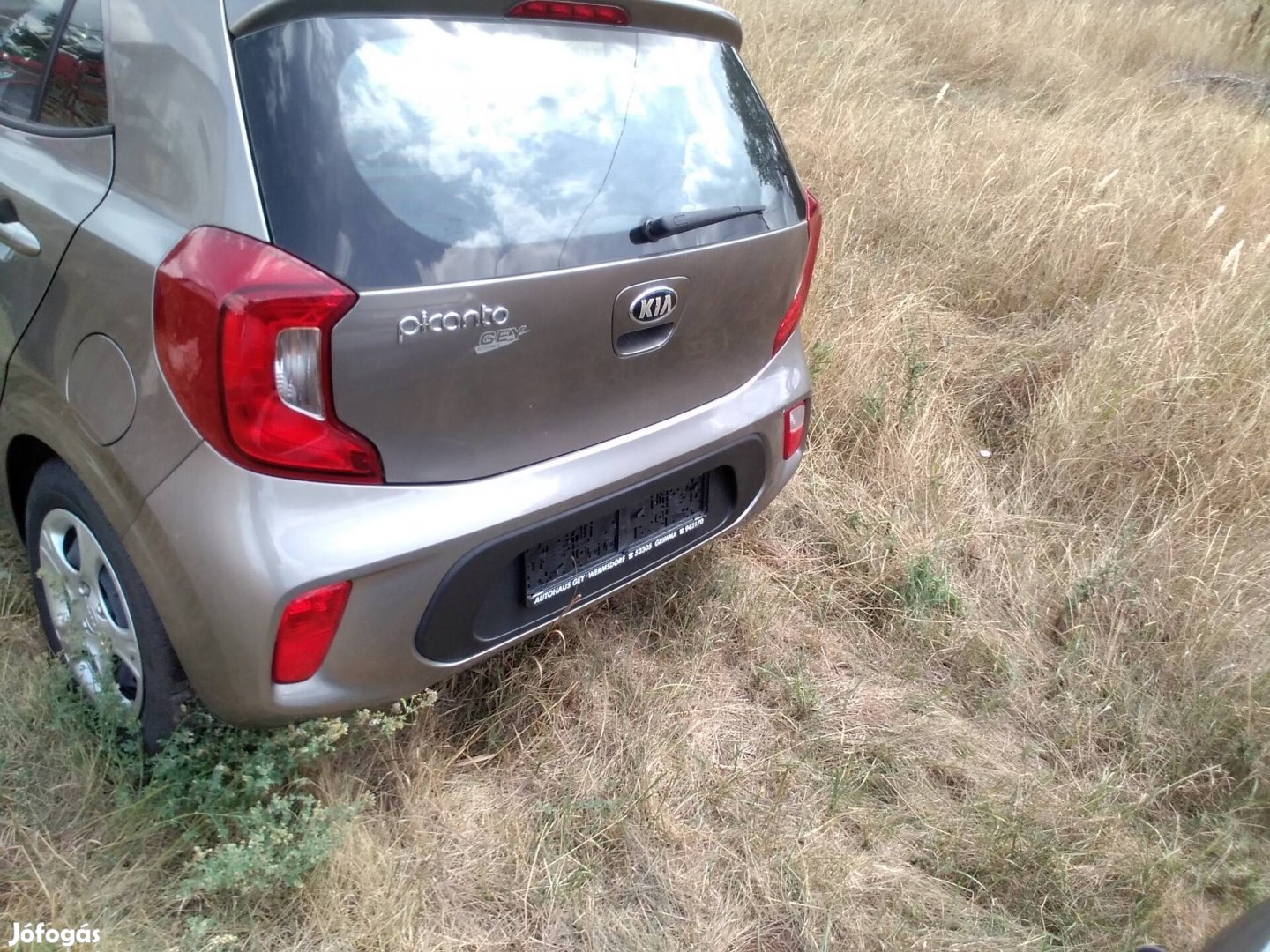 KIA Picanto 2019 es évjáratu hátsó lökhárító kompletten eladó. 
