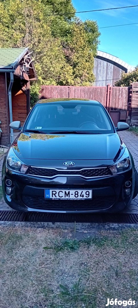 KIA RIO gépkocsi