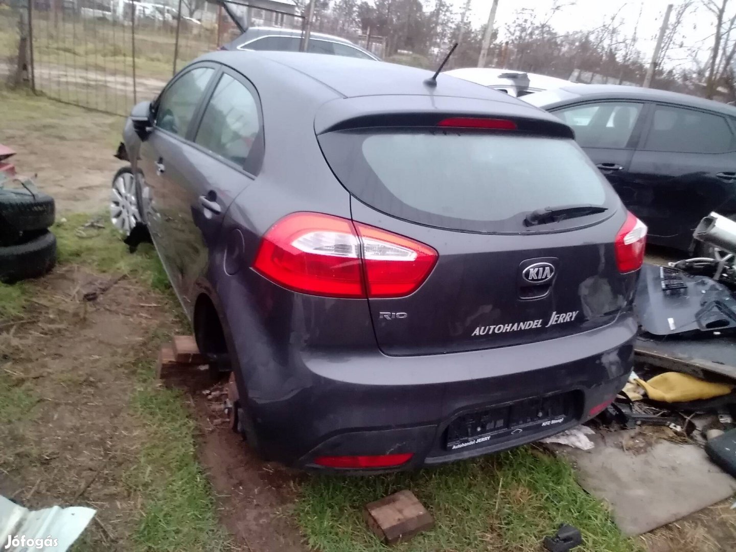 KIA Rio bontott alkatrészek eladók. 