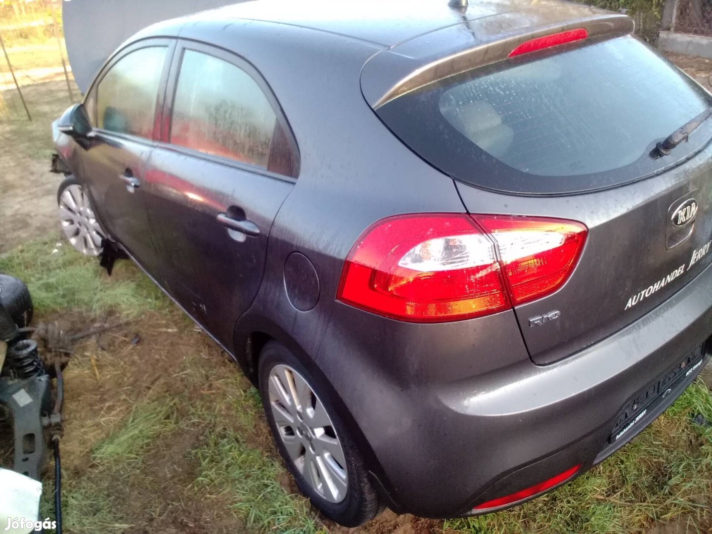 KIA Rio bontott alkatrészek eladók, motor, váltó, karosszéria elemek. 