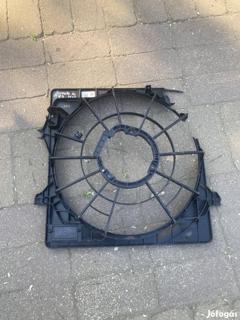KIA Sorento MQ4 sérült ventilátor keret (25304P4040)