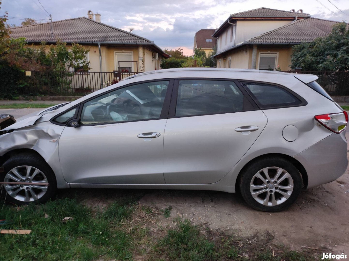 KIA ceed jd 2012-2018ig bontott alkatrészek eladók. 
