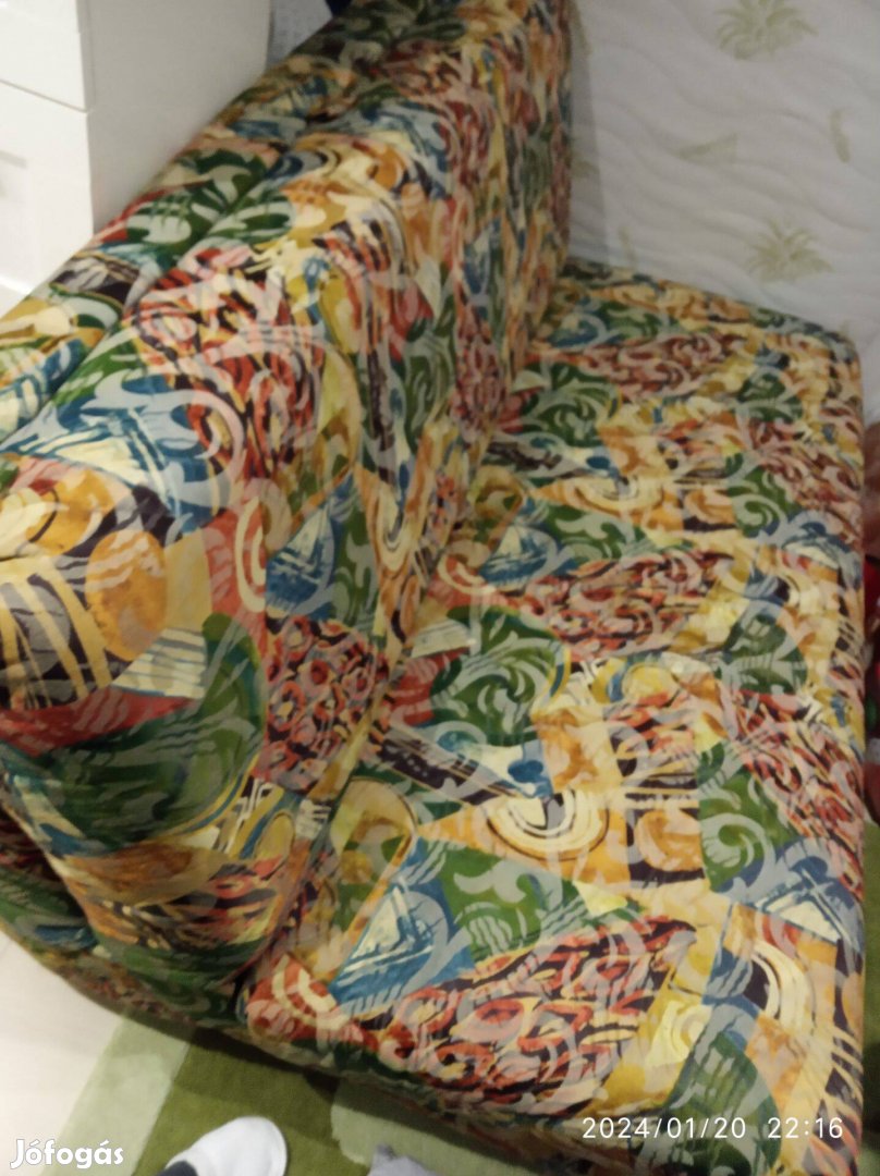 KIKA kárpitozott színes nyitható kétszemélyes kanapé Eladó