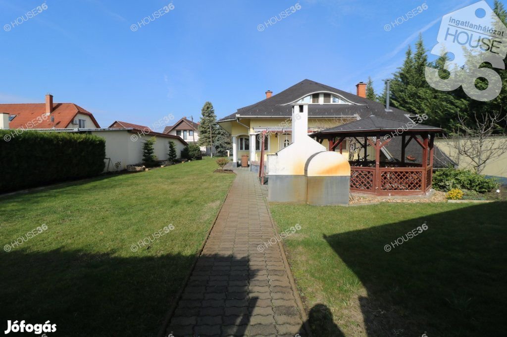 KISKŐRÖSÖN, 7 SZOBÁS CSALÁDI HÁZ ELADÓ!