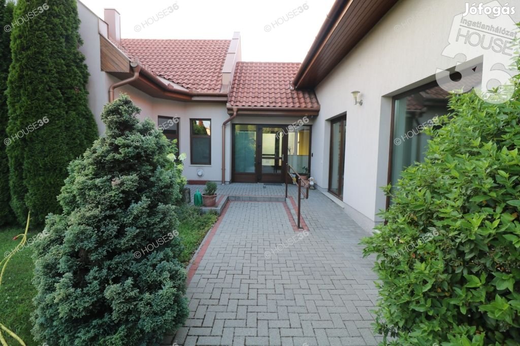 KISKŐRÖS KÖZPONTJÁBAN, 253 m2-es ÉPÜLETKOMPLEXUM ELADÓ!