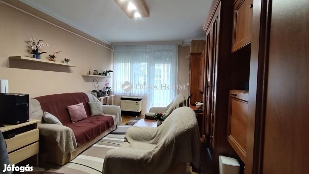 KISZ-en 2. emeleti erkélyes lakás, Szombathely