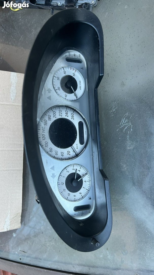 KM óra A2114407311 eladó