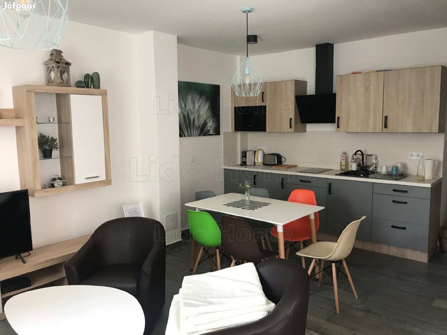 KÖZPONTBAN LÉVŐ LAKÁS KIVÁLÓ ÁLLAPOTBAN