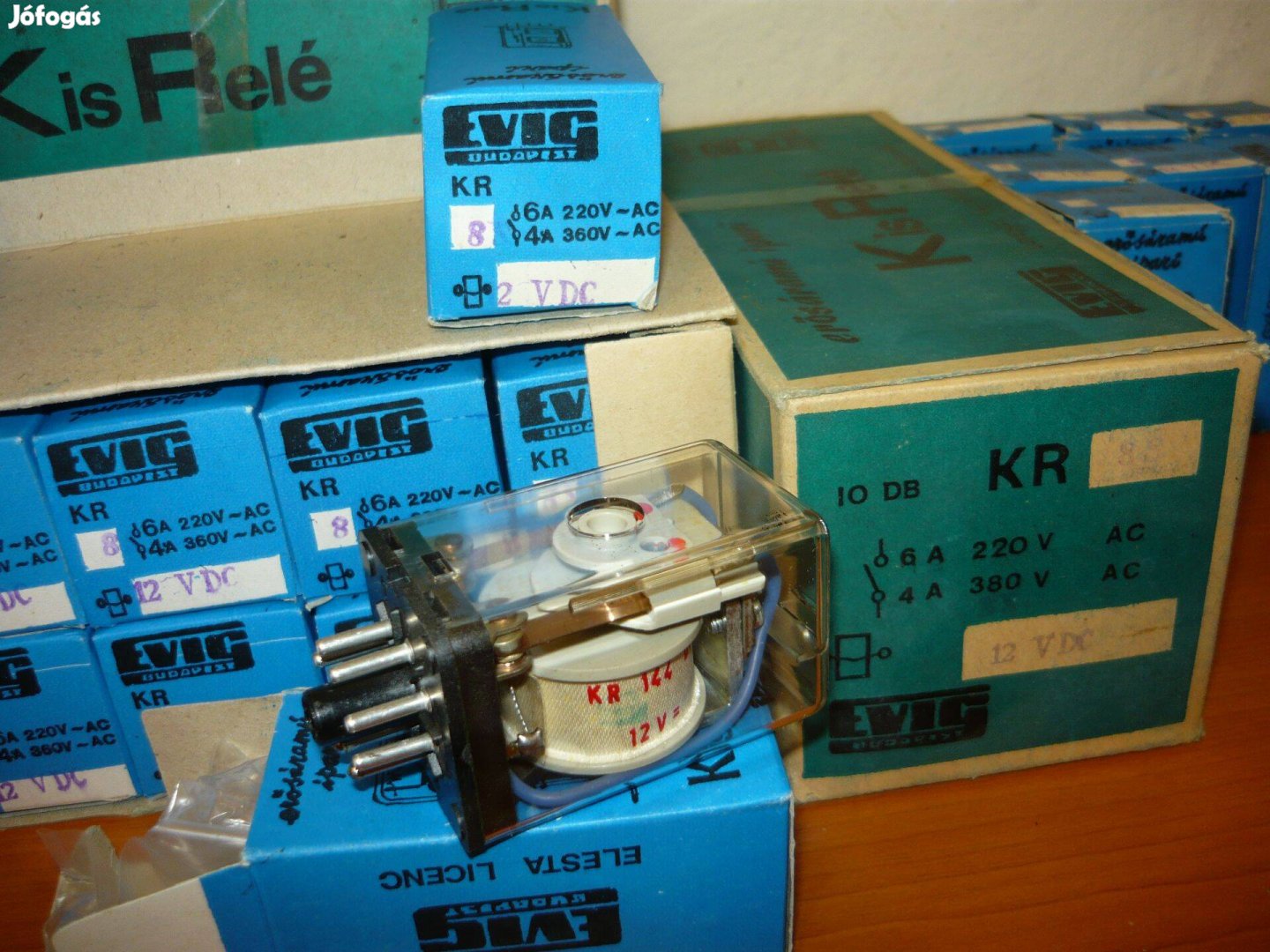 KR 8S relé kisrelé 12V DC