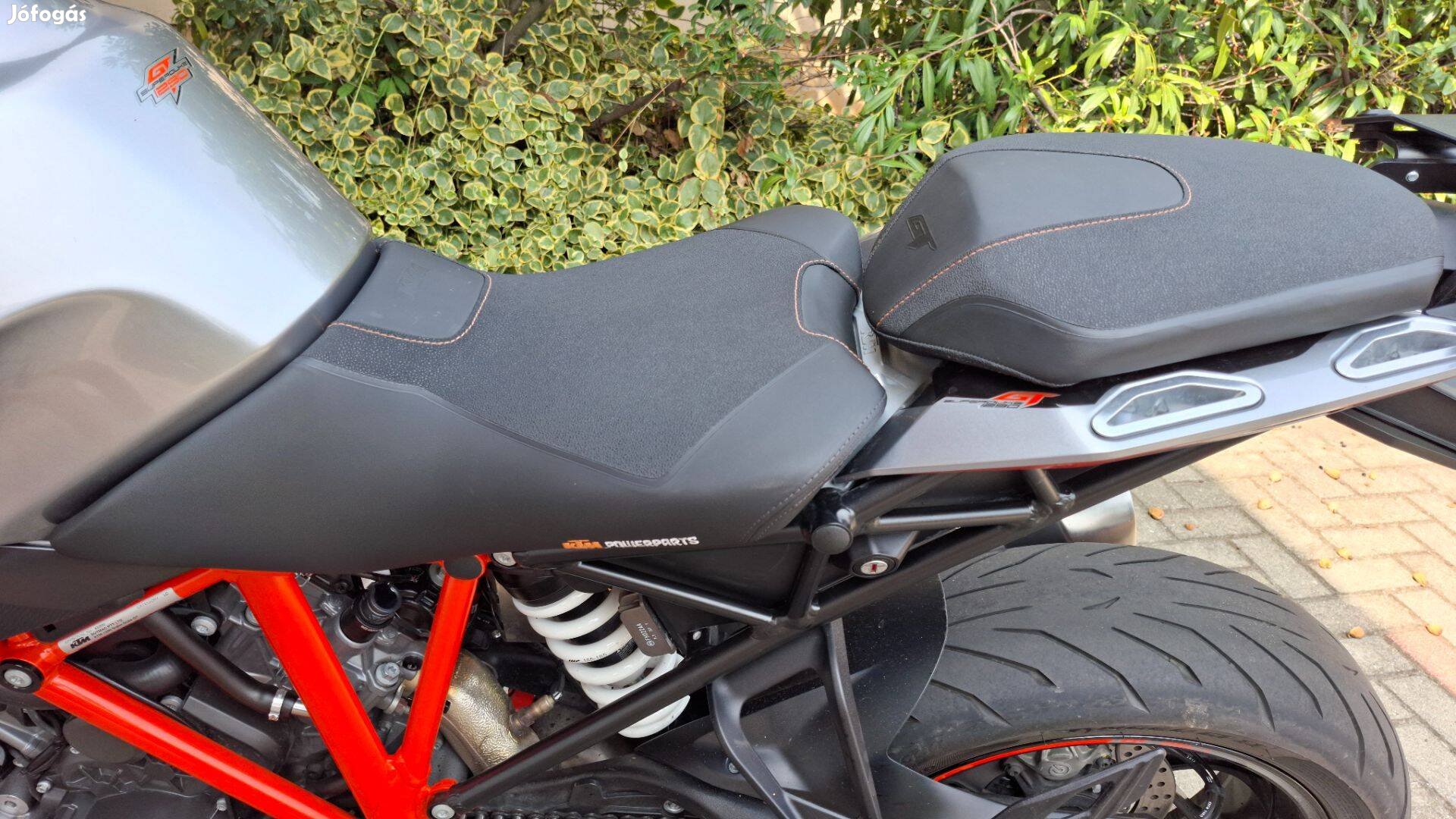 KTM 1290 Super Duke GT powerparts fűthető ülések