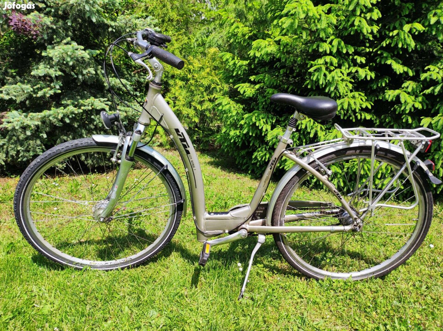 KTM 28 Alu trekking bicikli kerékpár akár posta is