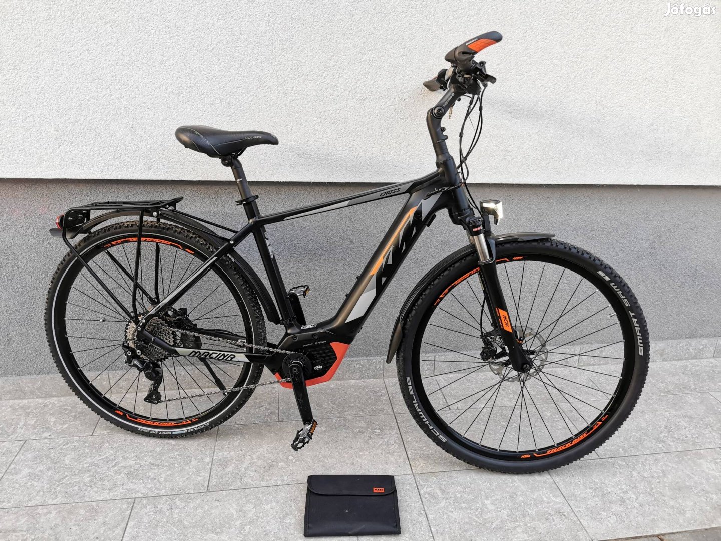 KTM 28" férfi trekking ebike elektromos kerékpár e-bike Bosch pedelec 