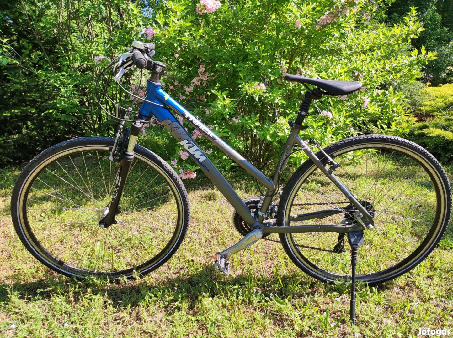 KTM 28 trekking kerékpár bicikli