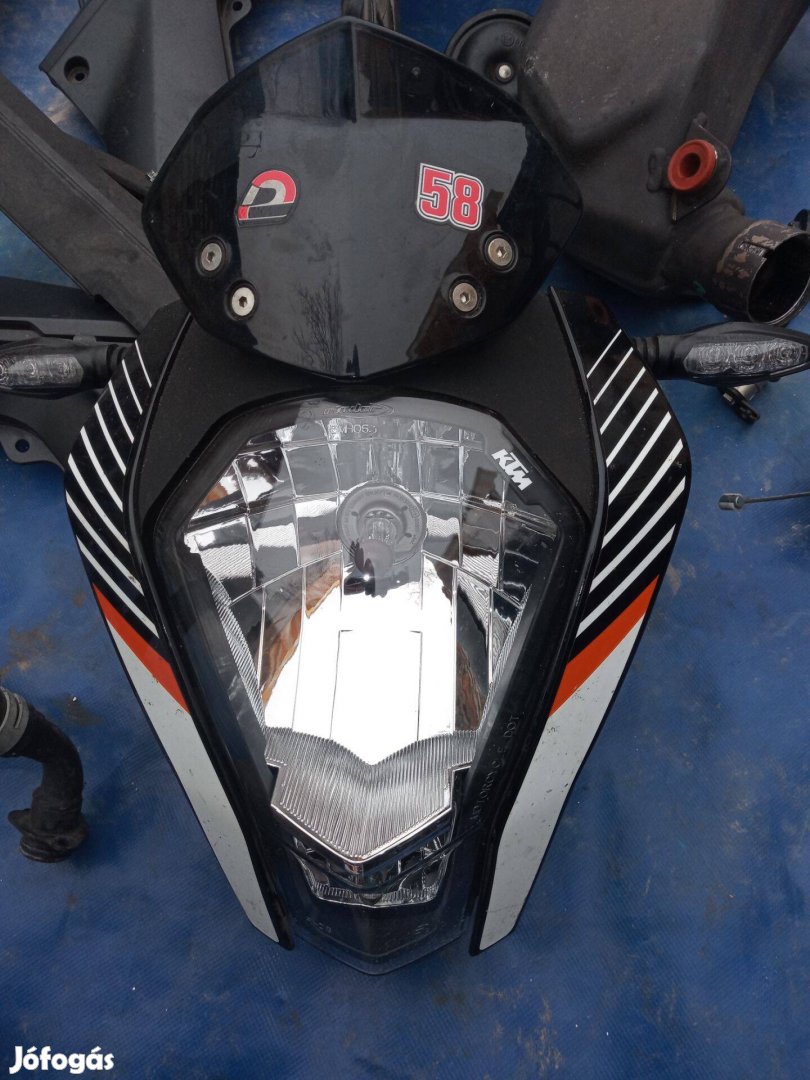 KTM 390 Duke alkatrész fej lámpával 60 e Ft