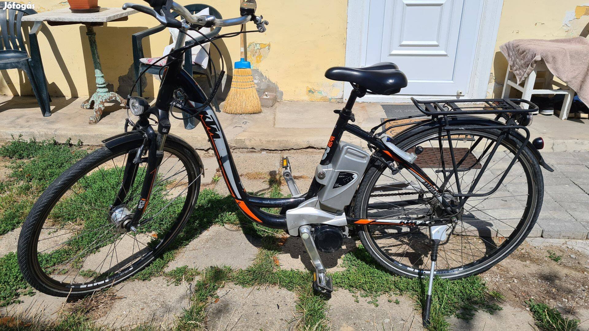 KTM Amparo 8 mélyvázas 28-as e-bike, Shimano Nexus 8 agyváltóval