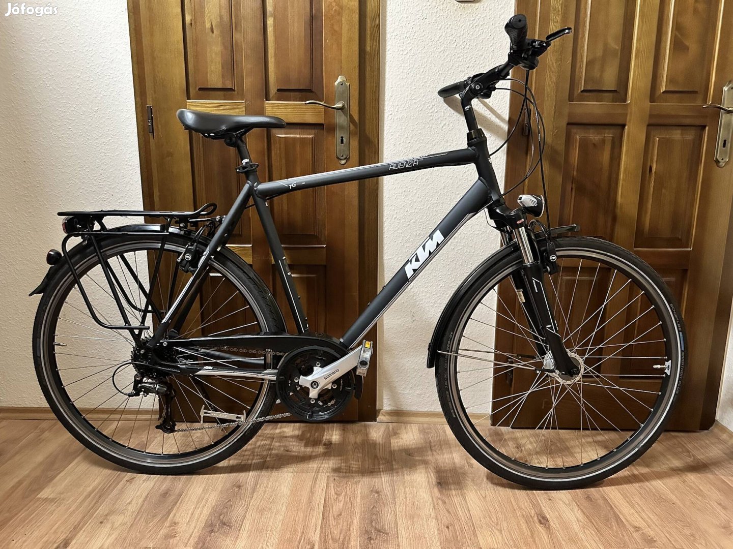 KTM Avenza Plus 28" agydinamós trekking (60-as)