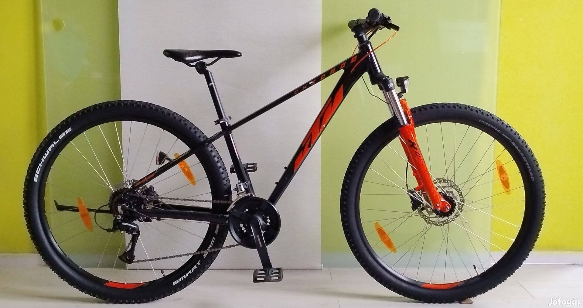 KTM Chicago Street, 29", 38 cm, agydinamó, hidraulikus tárcsafék, 2023