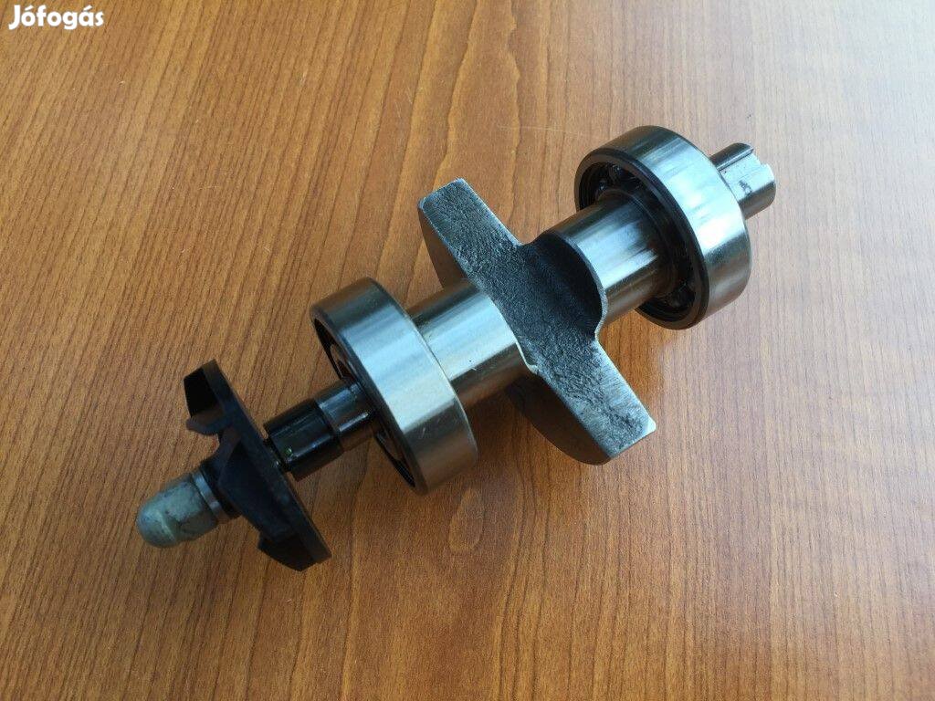 KTM Duke 125 Kiegyensúlyozó tengely és vízpumpa 07173