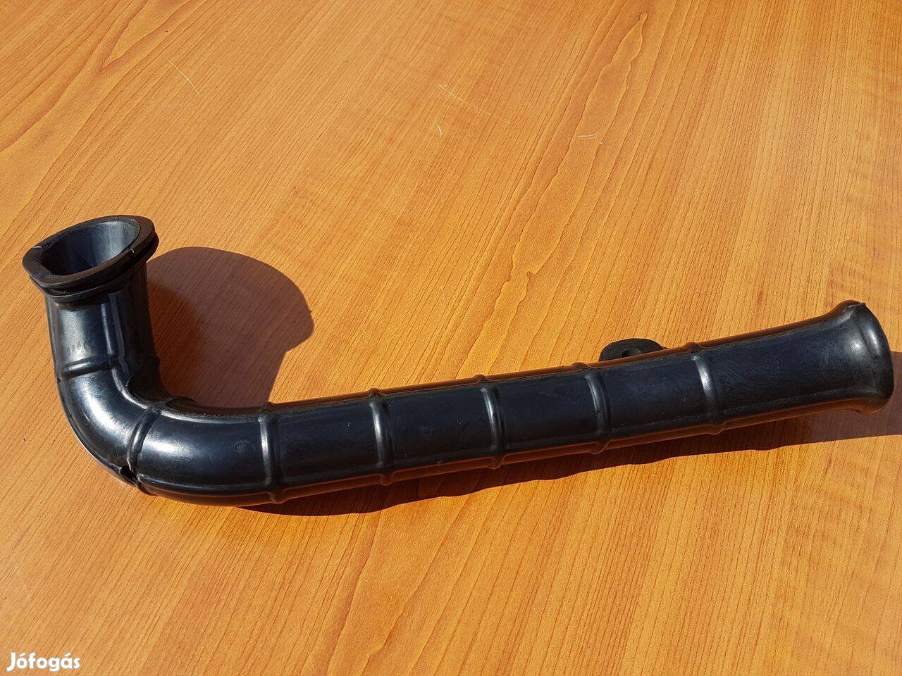 KTM Duke 125 Levegőszűrő szívócsonk 06076