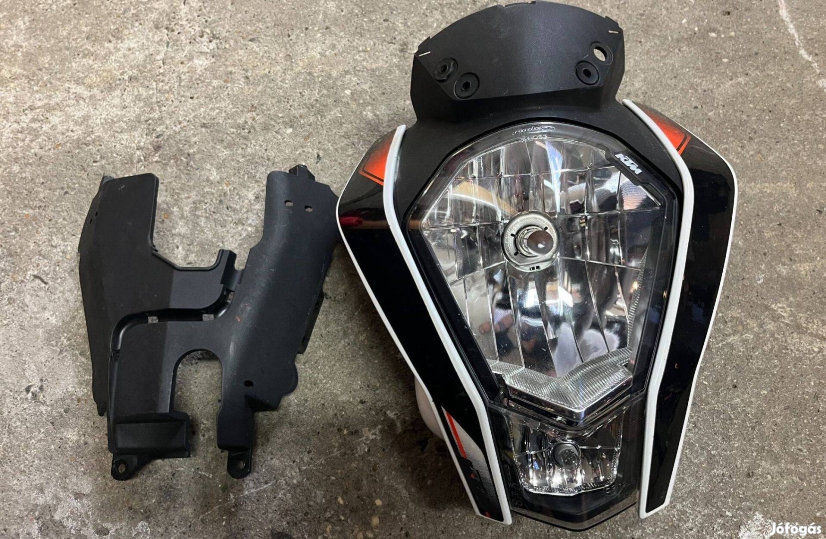 KTM Duke 390 komplett első lámpa