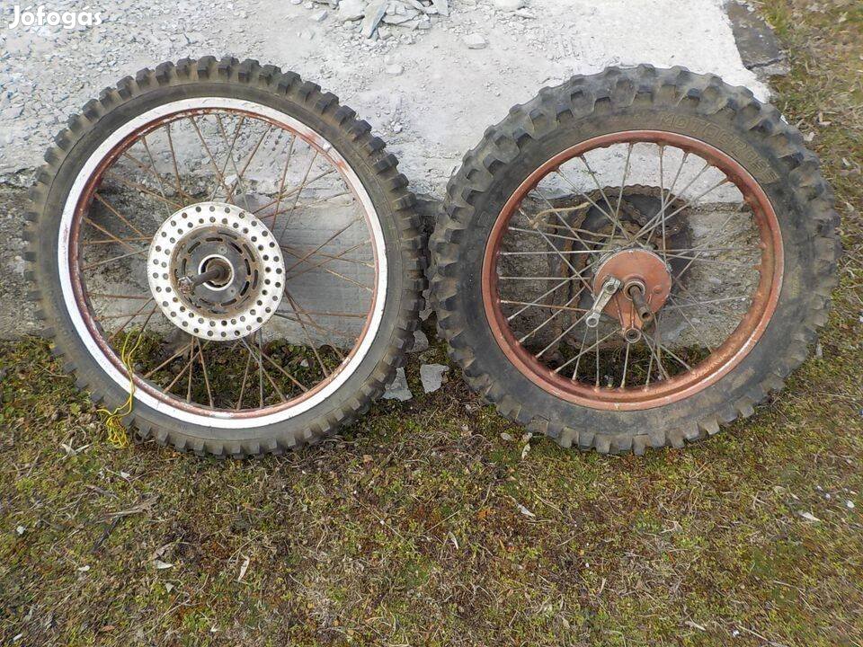 KTM GS 250-es endúróból kivett első-hátsó kerék,olcsón eladók