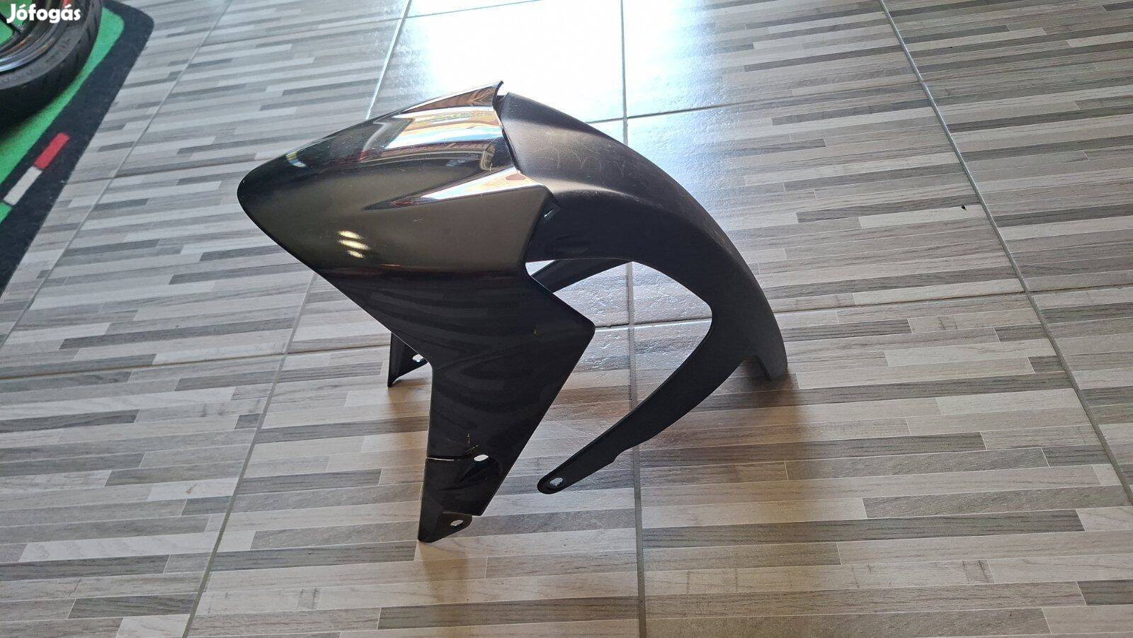 KTM duke 125-390 11-16 első sárvédö repedt
