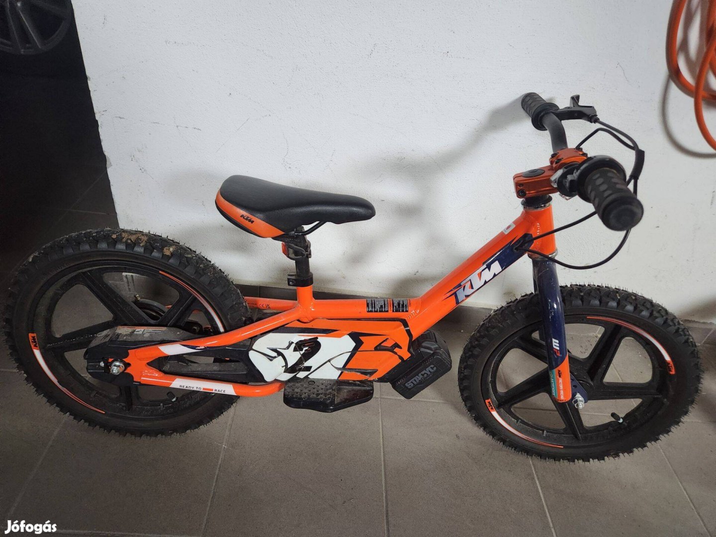 KTM elektromos futóbicikli