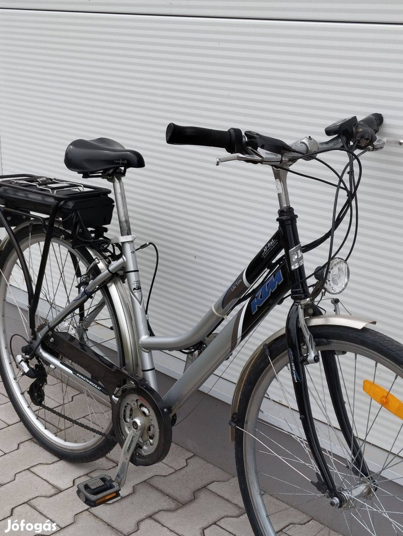 KTM pedelec elektromos kerékpár. Gázkar funkció is van rajta