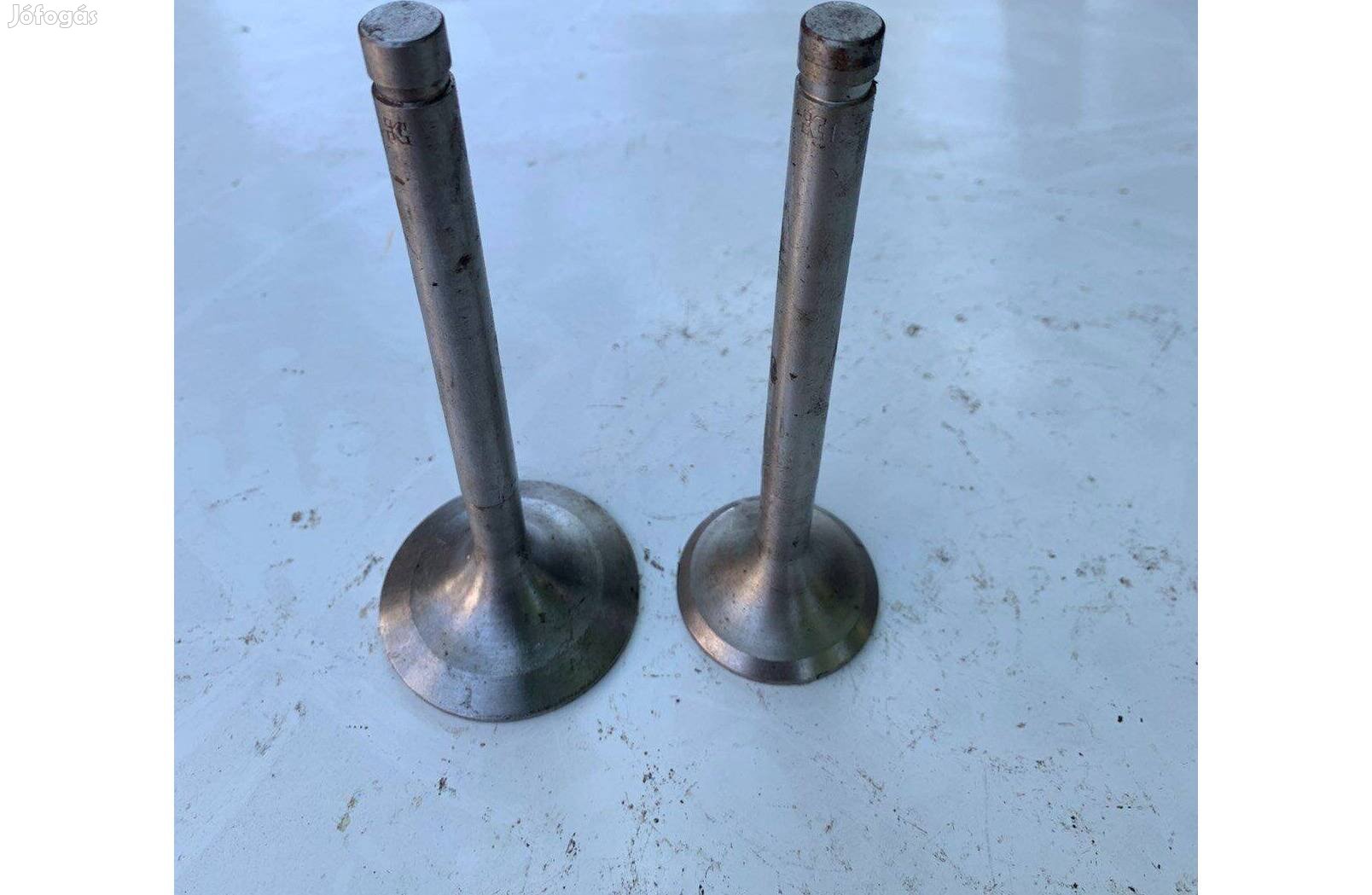 K-700-as szívó-kipufogó szelep eladó