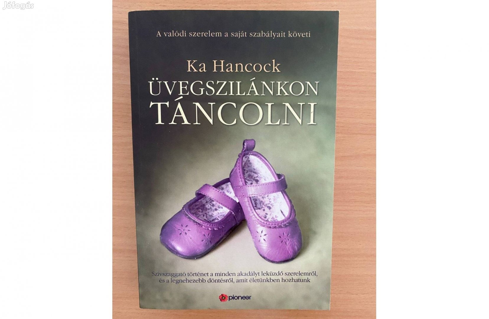 Ka Hancock: Üvegszilánkon táncolni című könyv