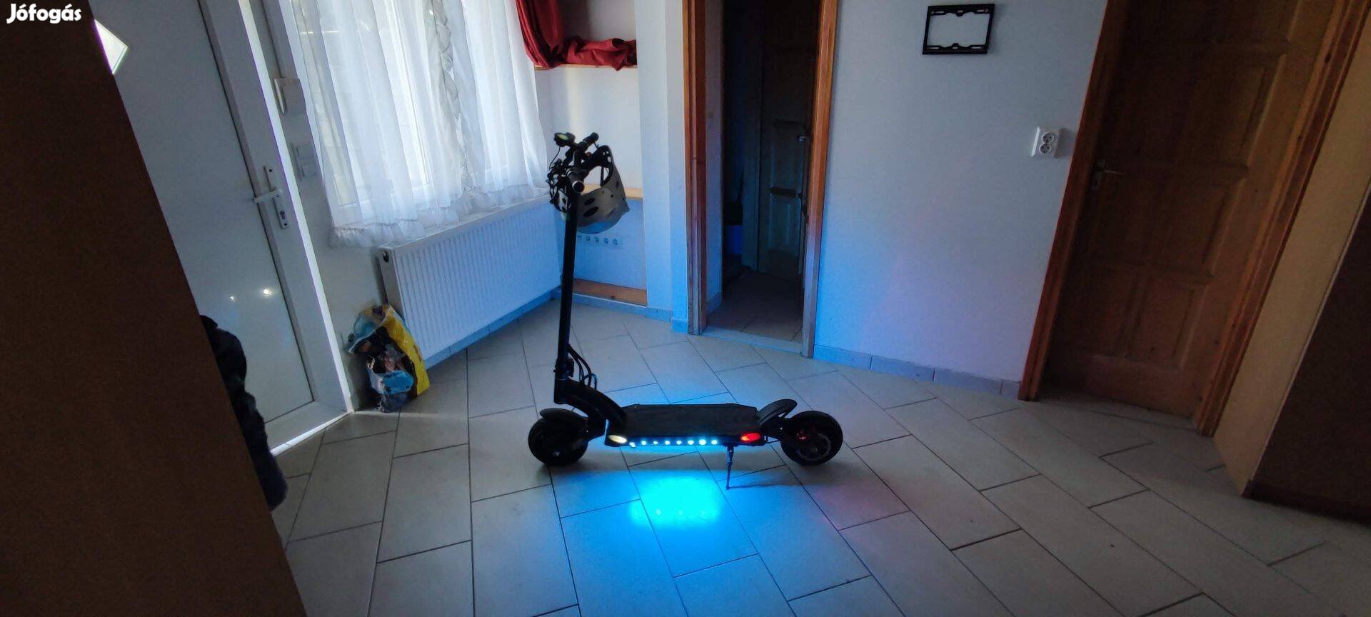Kaabo Mantis Dual 60V 2000W 24,5Ah nagy akkus elektromos roller eladó
